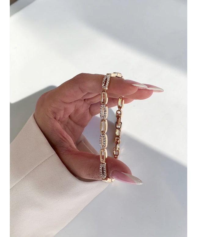 Livia Oval Armband