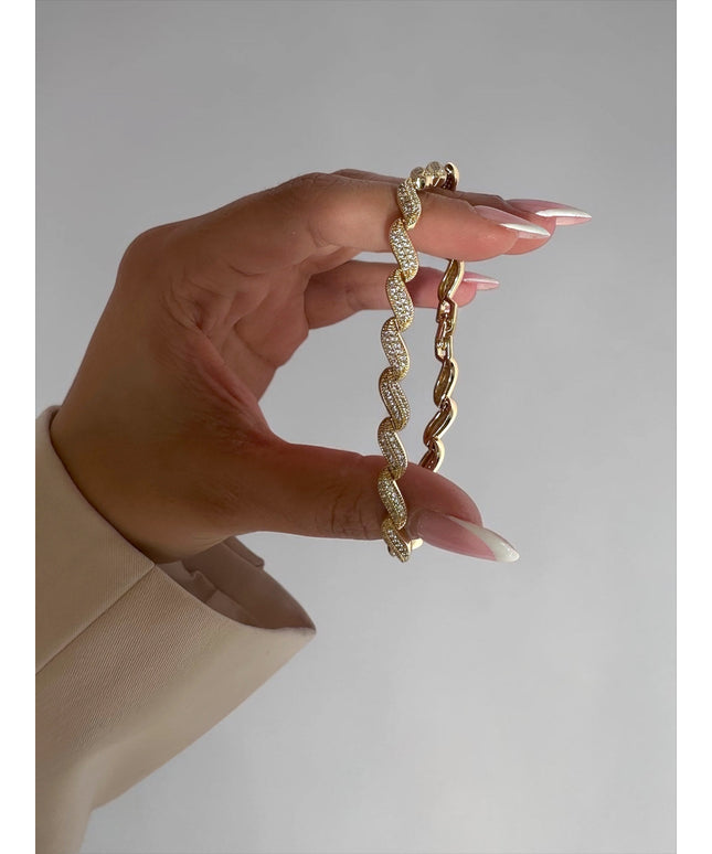 Swirl Pavé Armband