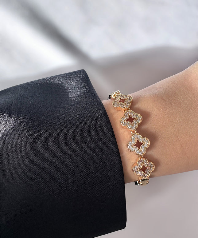 Pavé Clover Armband