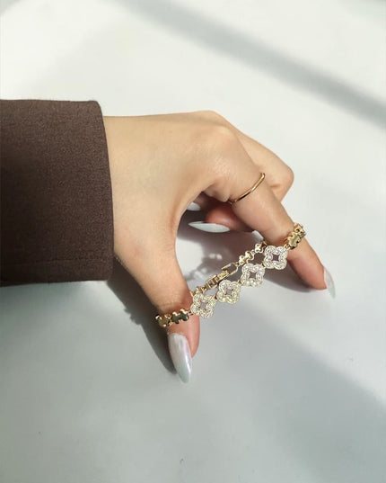Pavé Clover Armband