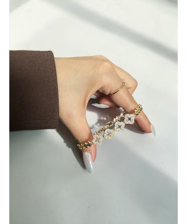 Pavé Clover Armband
