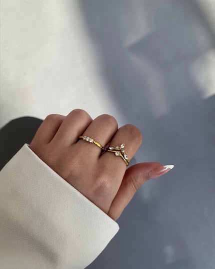 Luxe Three Point Ring