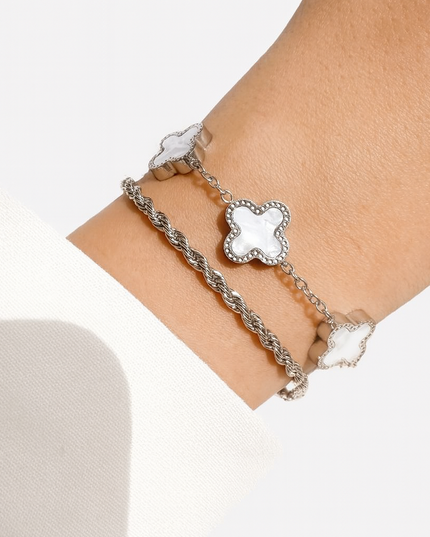 Snow Clover Armband