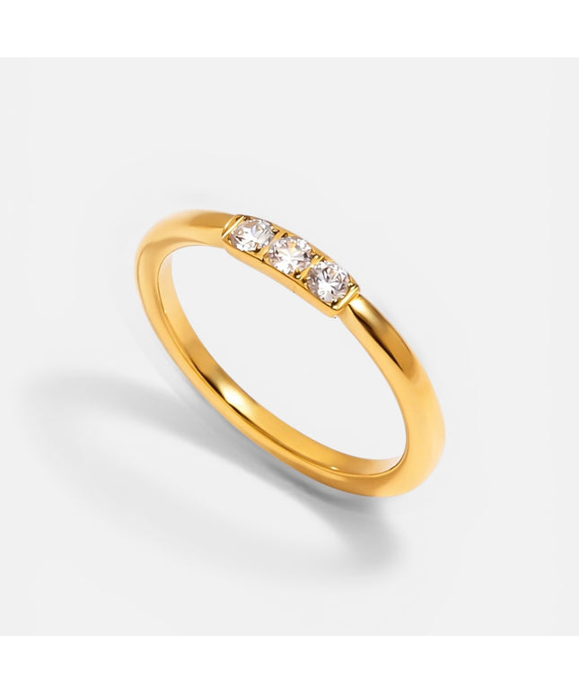 Luxe Three Point Ring