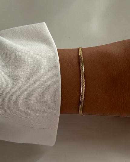 Sleek Armband