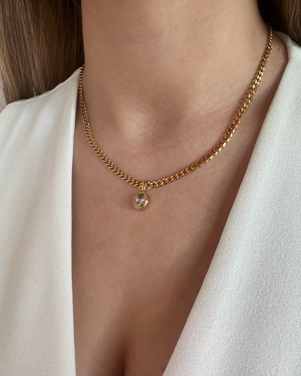 Oval Diamond Halskette