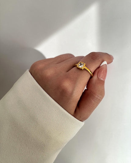 Elara Frame Ring