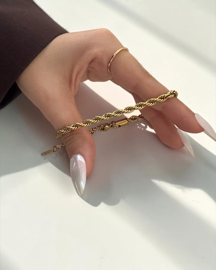 Twisted Armband