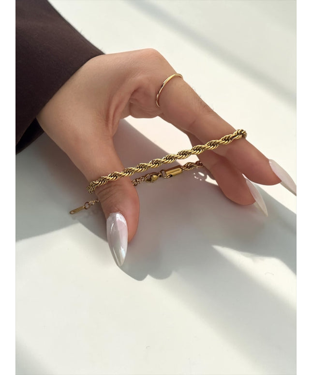 Twisted Armband