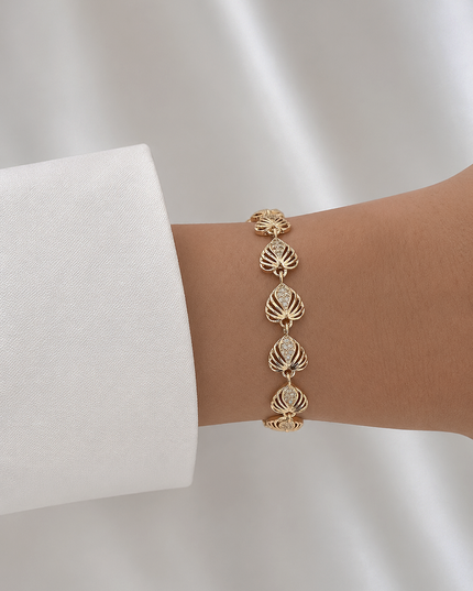 Sleek Heart Armband